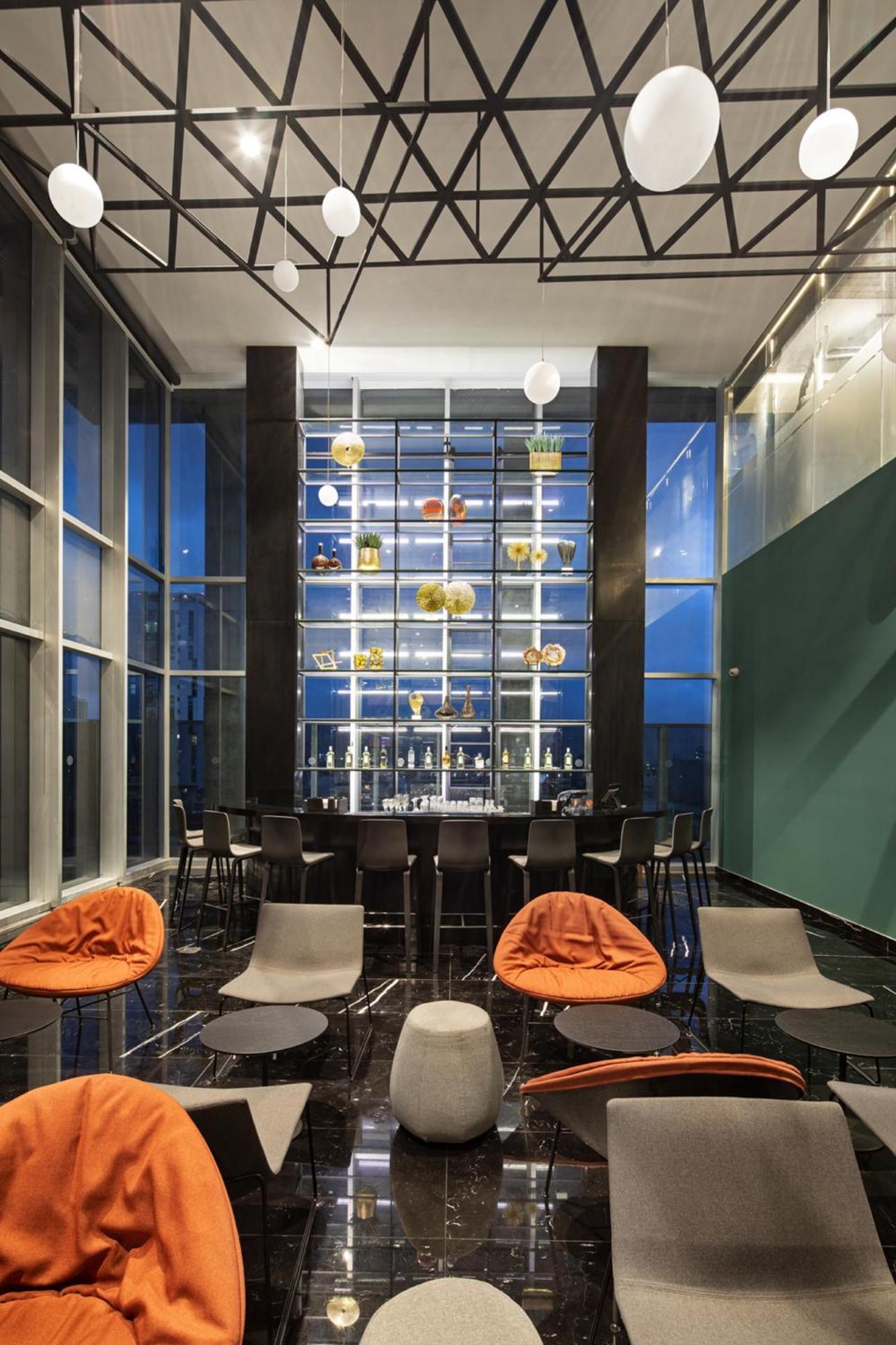 Galeria Plaza Monterrey Hotel Exterior photo The bar at the 10th floor